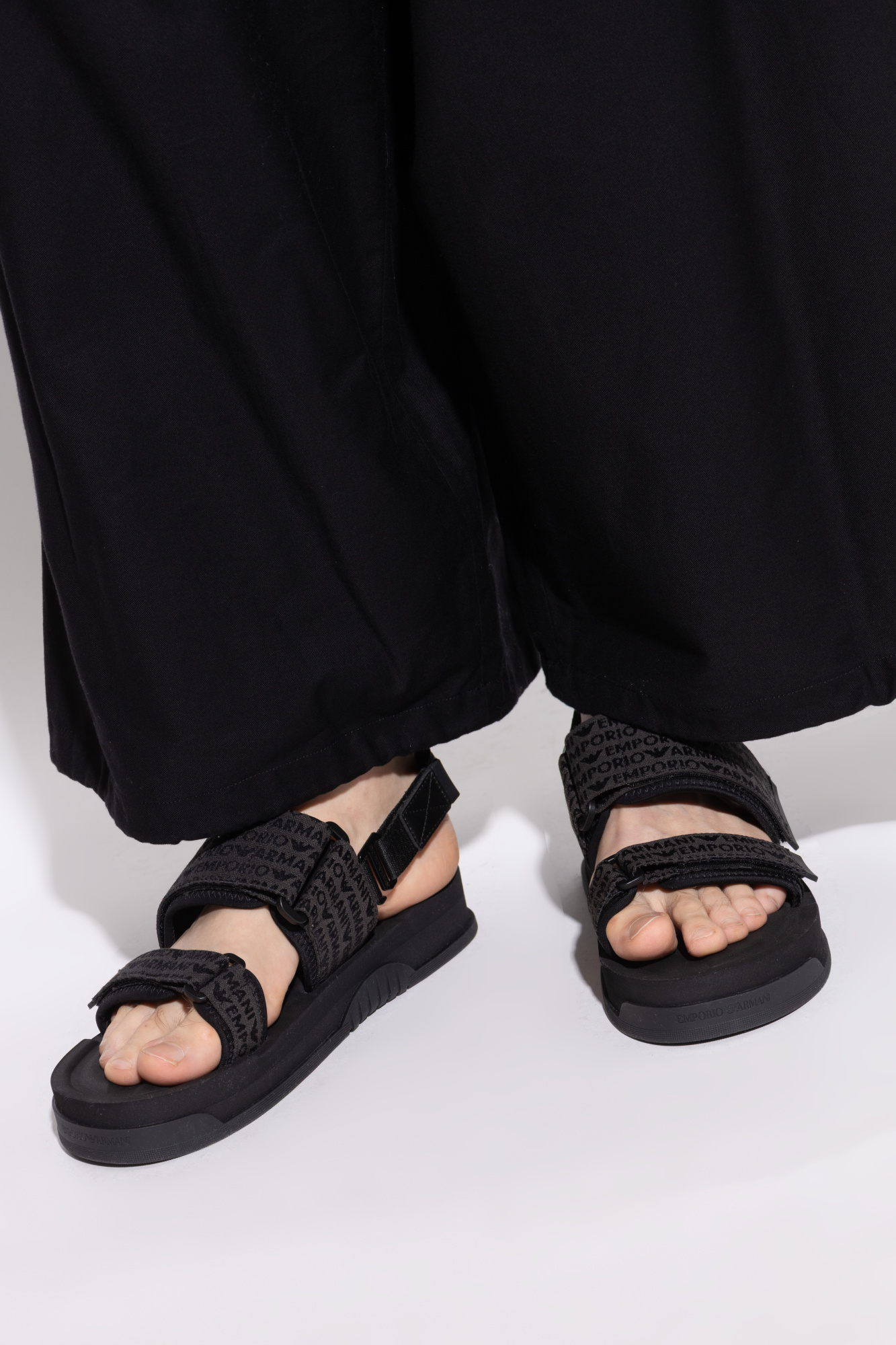 サンダル・ミュール EMPORIO ARMANI EXCLUSIVE Sandals Emporio Armani Sandals with monogram | Men's Shoes | Vitkac
